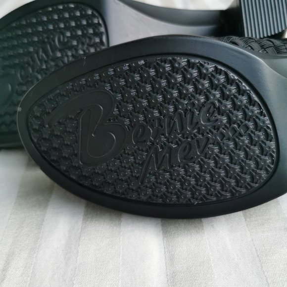 Bernie Mev Open Toe Pump Sandals - Picture 8 of 9